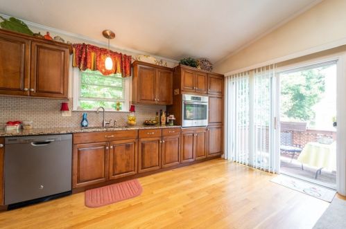 44 Rudolph St, Worcester MA 01604-3126 exterior