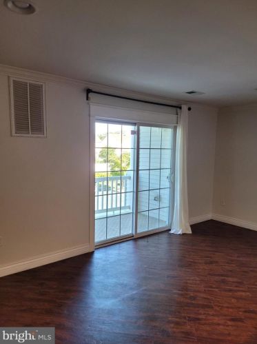 9 Highbridge Ln, West Deptford NJ  08086-2254 exterior