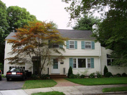 48 Swallow Dr, Newton, MA 02462-1306
