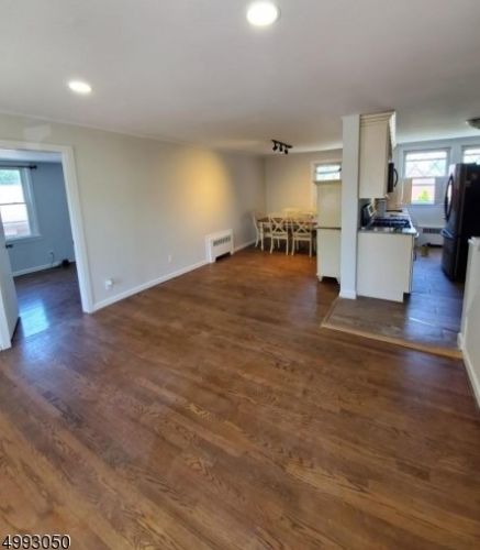 28 Minker Pl, Belleville NJ  07109-1733 exterior