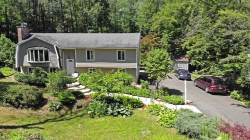 40 Elf Hill Rd, Amherst, MA 01002-3532