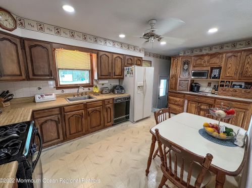 44 Citadel Dr, Jackson Twp NJ 08527-1843 exterior