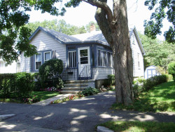 24 Wade St, Newton, MA 02461-1715