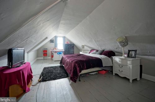 61 Barber Ave, West Deptford NJ 08096-2832 exterior