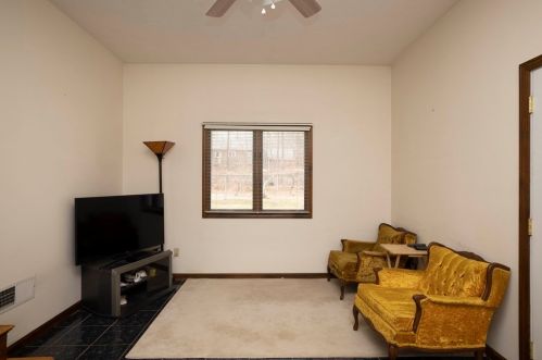 95 Copley Dr, Taunton MA 02780 exterior