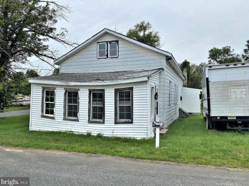 84 Riverview Ave, West Deptford, NJ 08066-2248