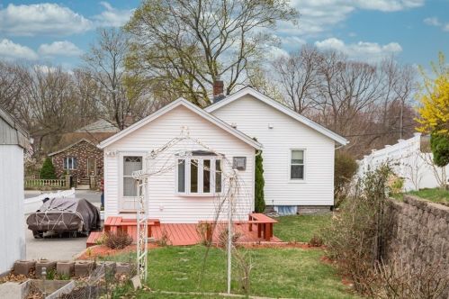 24 Volusia Rd, Hingham MA 02043-3041 exterior