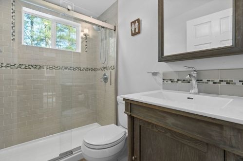 95 Whitcomb Ave, Hingham MA 02043-3348 exterior