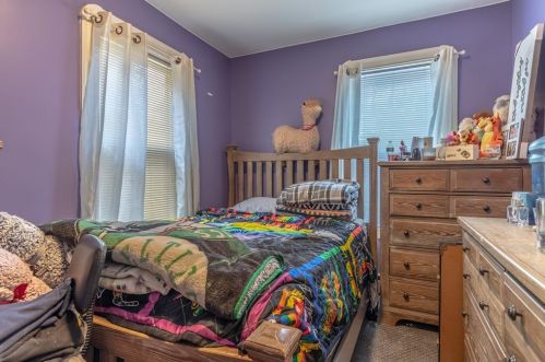 285 Earle St, New Bedford MA 02746-1814 exterior