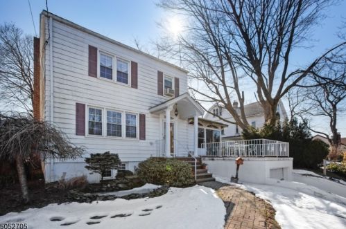 35 Continental Ave, Belleville, NJ 07109-1467