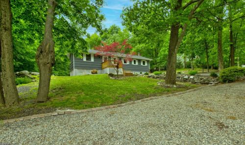 12 Evergreen Rd, Wantage NJ  07461-4700 exterior