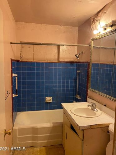 4002 33 Pl, Phoenix AZ 85018-5021 exterior