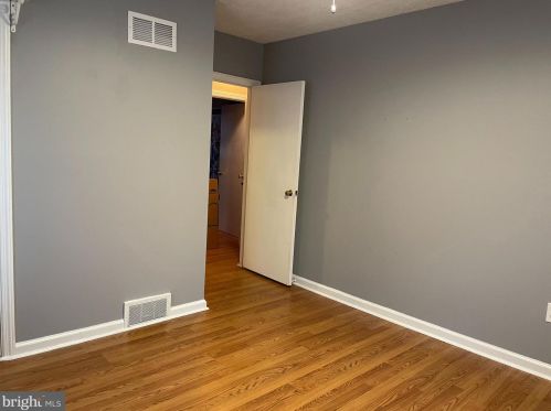 1109 Delsea Dr, West Deptford NJ 08093-2252 exterior