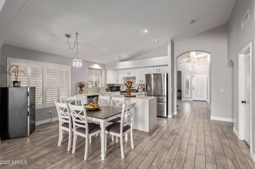 2310 Bent Tree Dr, Phoenix AZ  85085-4771 exterior