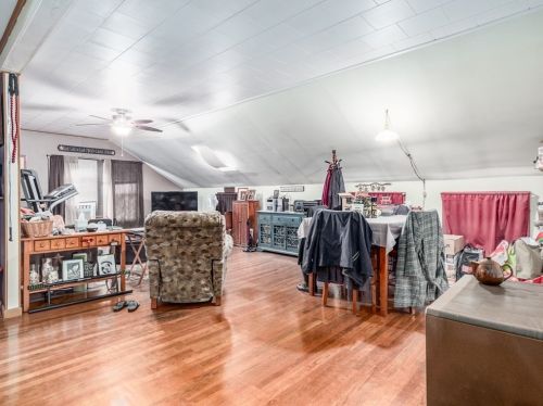 175 Middle Rd, New Bedford MA 02743-2016 exterior