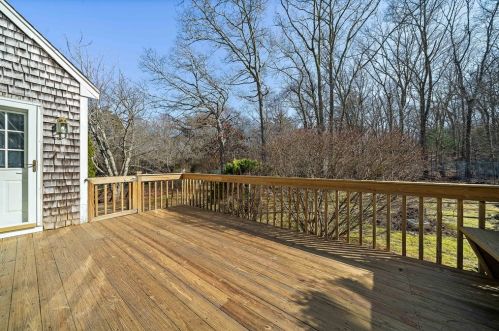 143 Rocky Hl Rd, Plymouth MA 02360-5501 exterior