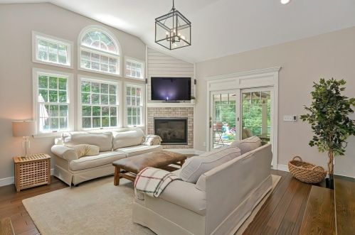 5 Maple Ln, Sutton MA 01590-1810 exterior