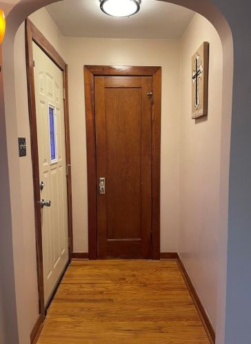 7034 41st St, Forest View, IL 60402-4125