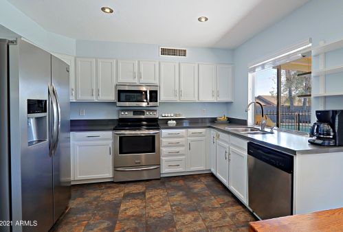 20802 16 Dr, Phoenix AZ 85015-2017 exterior