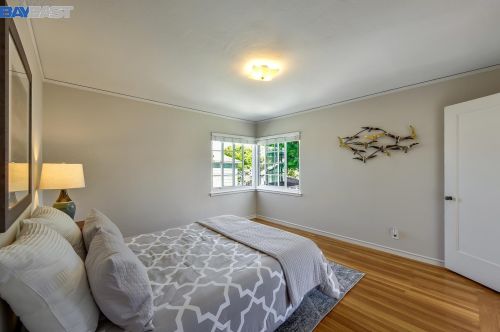 924 Brg Rd, San Leandro CA 94577-3805 exterior