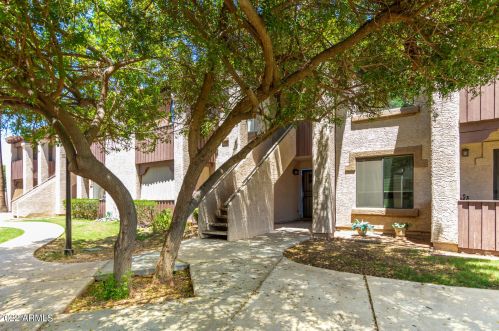 3102 Clarendon Ave, Phoenix AZ 85016-7097 exterior