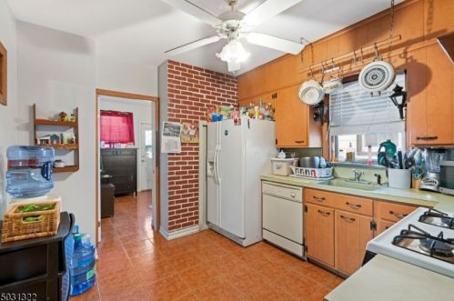 18 Mount Pleasant Ave, Belleville NJ  07109-2021 exterior