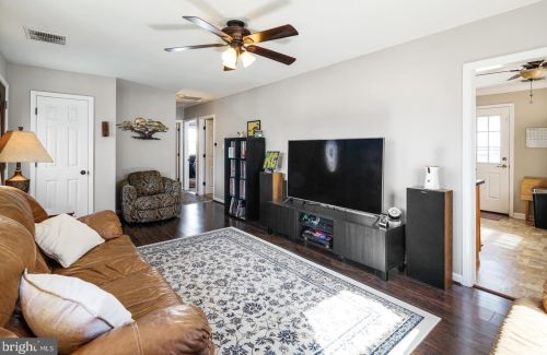 128 Hannold Blvd, West Deptford NJ exterior