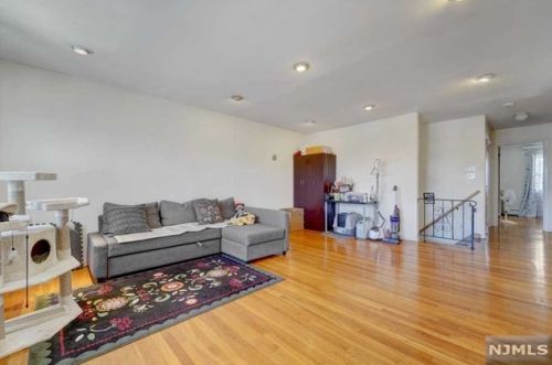 118 Sussex St, East Newark NJ 07029-2122 exterior