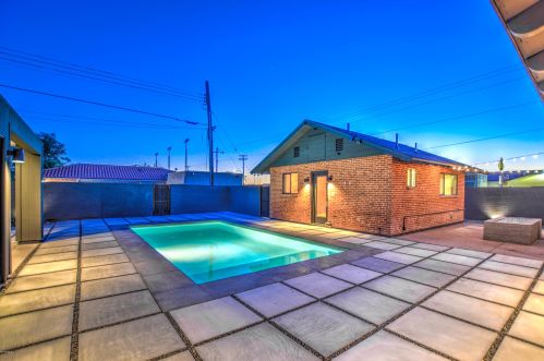 1201 Edgemont Ave, Phoenix AZ 85035-1809 exterior