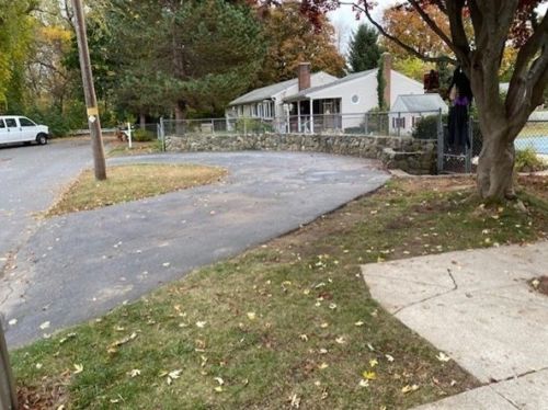 87 Golf Ave, Methuen MA 01844-6221 exterior