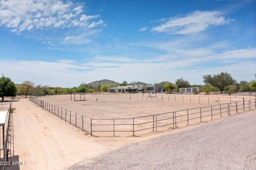 39068 15th Ave, Phoenix AZ 85086-7226 exterior