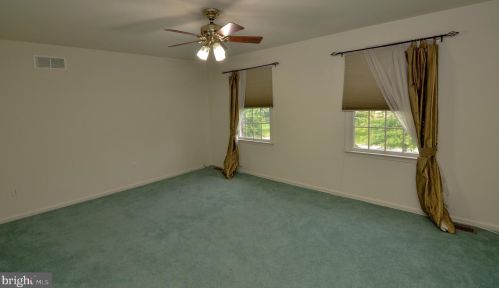 8 Landview Ln, Columbus NJ 08022-2260 exterior