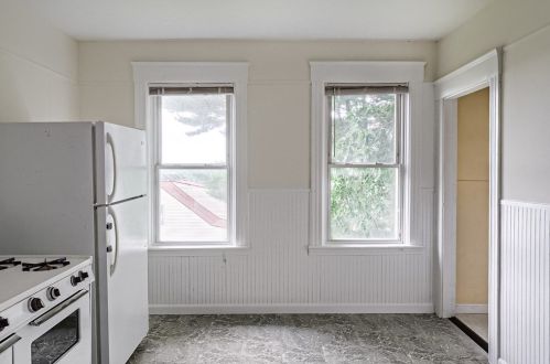 25 Marland Rd, Worcester MA 01606-3048 exterior