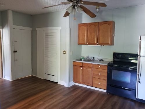 61 Estabrook St, Royalston MA 01331-3516 exterior