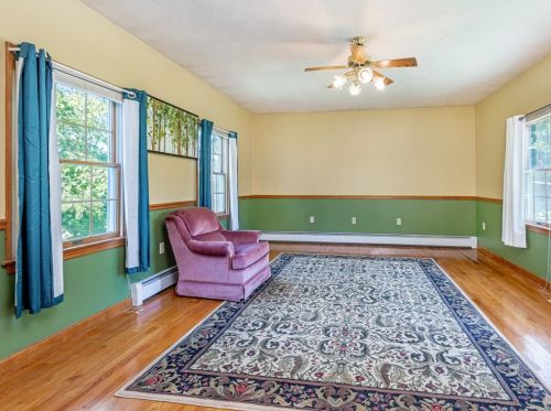 1626 Main St, Leicester MA 01524-1917 exterior