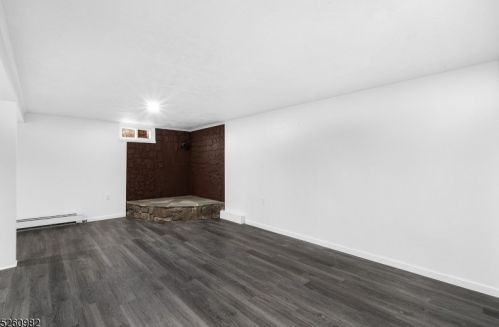 20 Loomis Ave, Wantage NJ  07461-2214 exterior