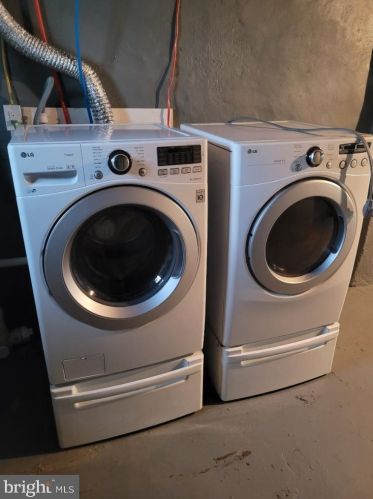 4932 8th St, Philadelphia PA 19120-3710 exterior