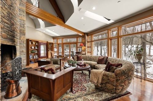 44 Sears Rd, Southborough MA 01772-1101 exterior