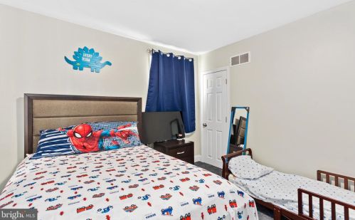 681 Washington Ave, West Deptford NJ  08096-3544 exterior