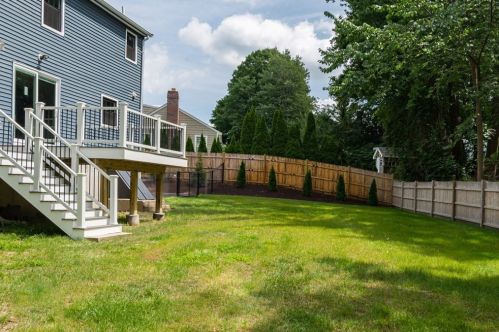 142 Donnellan Cir, Weymouth MA 02191-1762 exterior