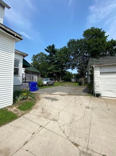 501 Bay St, Taunton MA 02780-1871 exterior