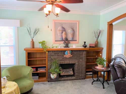 2318 Ridgeland Ave, Forest View, IL 60402-2429