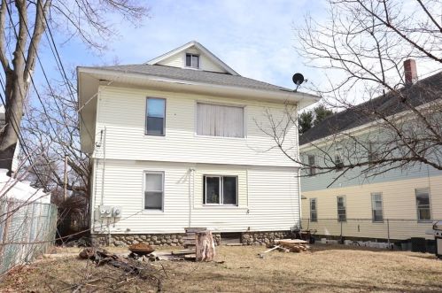 12 Flagg St, Worcester, MA 01602-1419