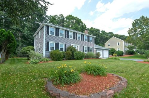 34 Dolly Dr, Worcester, MA 01604-3575