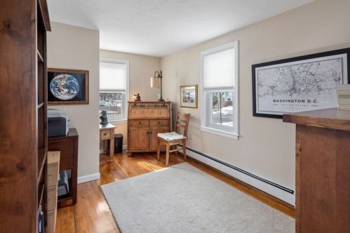 4 Linden Pl, Weymouth MA 02189-1607 exterior