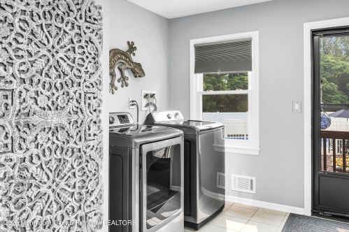 1120 Sycamore Ave, Tinton Falls NJ 07724-3237 exterior