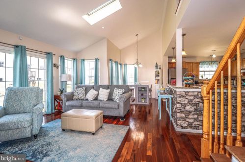 9 Canal Vw Dr, Trenton NJ 08648-1319 exterior