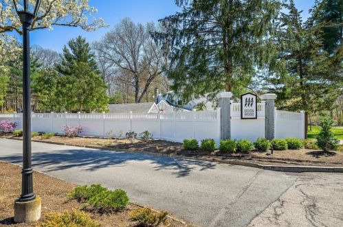 171 Tyson Commons Ln, Braintree MA 02184-8260 exterior