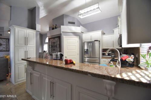 1932 Alta Vista Rd, Phoenix AZ 85041-5443 exterior