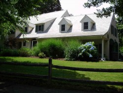25 Old Farm Rd, Newton, MA 02459-3434